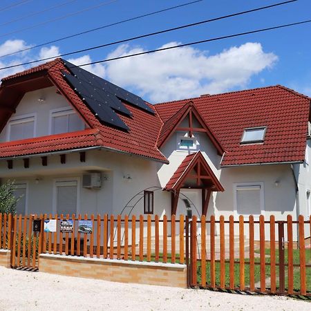 Badacsony Apartmanhaz باداتشونيتوماي المظهر الخارجي الصورة