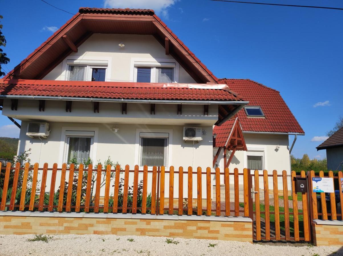 Badacsony Apartmanhaz باداتشونيتوماي المظهر الخارجي الصورة