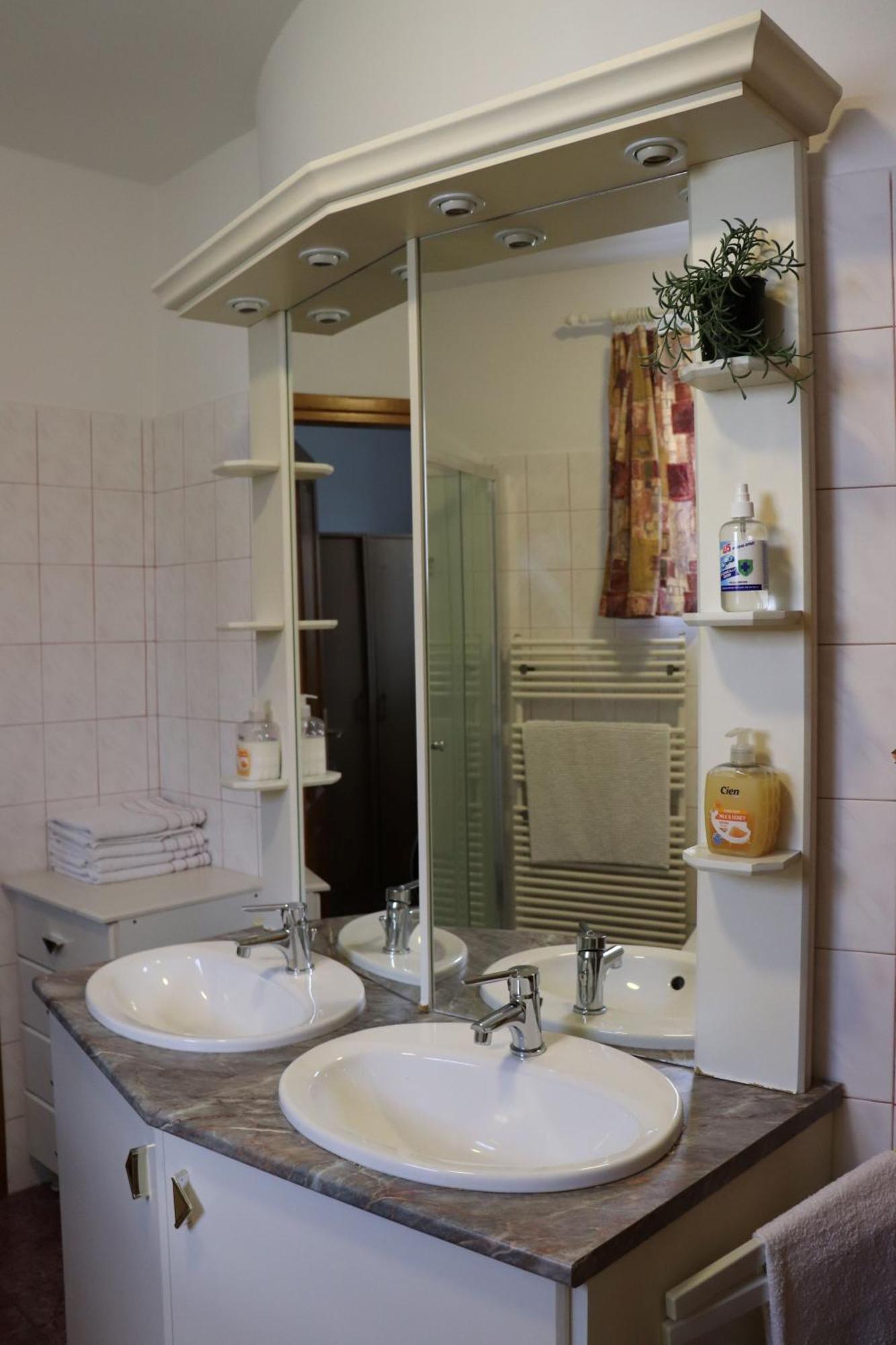 Badacsony Apartmanhaz باداتشونيتوماي المظهر الخارجي الصورة